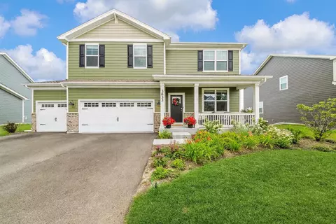 3633 Ancient Oak Dr, Elgin, IL 60124 photo 1