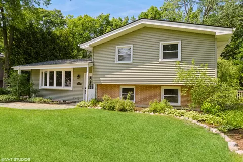 2510 Timber Ln, Lindenhurst, IL 60046