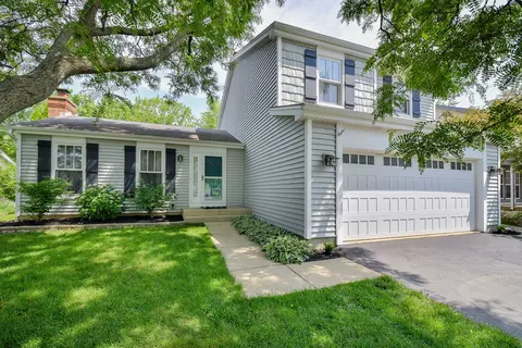 27 W108 Walnut Dr, Winfield, IL 60190