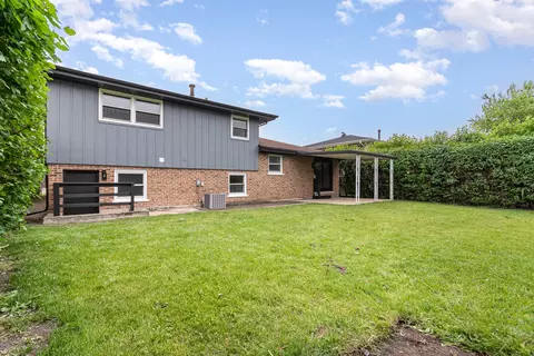 8022 Odell Ave, Bridgeview, IL 60455 photo 21