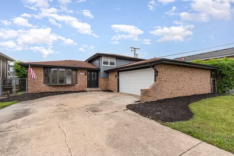 8022 Odell Ave, Bridgeview, IL 60455