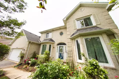 1034 Idaho St, Carol Stream, IL 60188