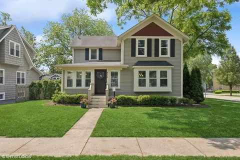 215 W Fremont St, Arlington Heights, IL 60004