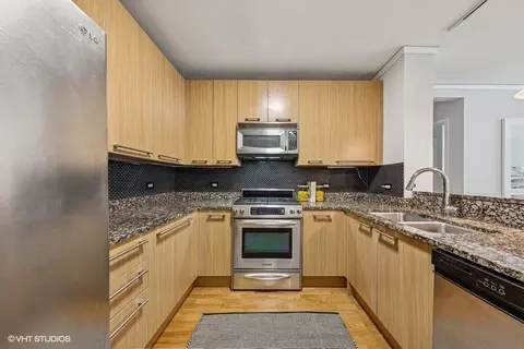 Kitchen - 450 E Waterside Dr #906, Chicago, IL 60601 photo 1 of 1