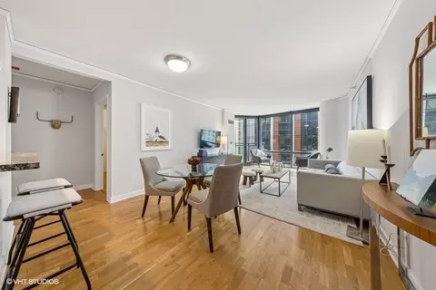 Dining - 450 E Waterside Dr #906, Chicago, IL 60601 photo 1 of 2