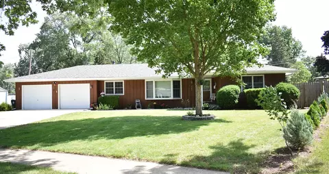1866 Robert Ct, Aurora, IL 60506