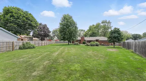 Exterior - 1866 Robert Ct, Aurora, IL 60506 photo 5 of 8