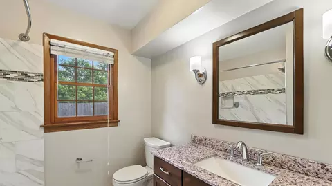 Bath - 1866 Robert Ct, Aurora, IL 60506 photo 1 of 3