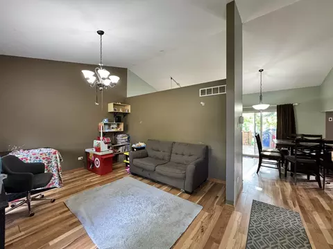 1419 Major Dr, Plainfield, IL 60586 photo 2