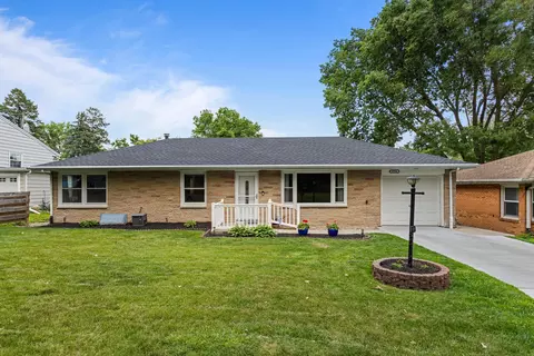1716 Park Haven Dr, Champaign, IL 61820