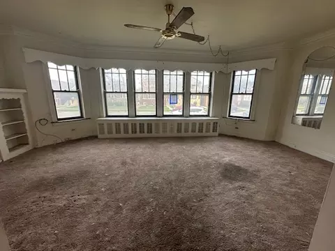 Living - Undisclosed, Chicago, IL 60619 photo 1 of 3