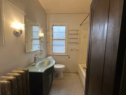 Bath - Undisclosed, Chicago, IL 60619 photo 1 of 1