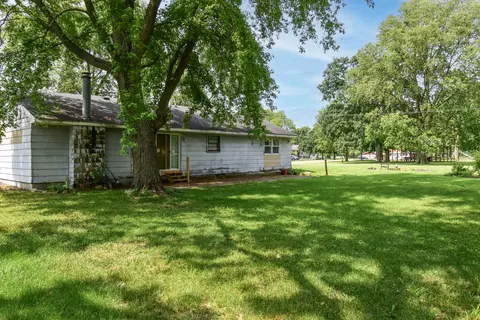 502 Short St, Cornell, IL 61319 photo 2