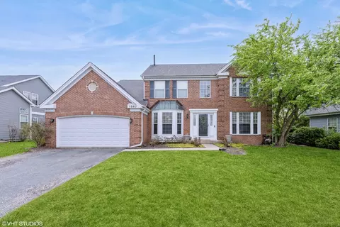 1867 Ashford Ln, Crystal Lake, IL 60014