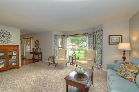 1344 Saddlebrook Rd, Bartlett, IL 60103 photo 5