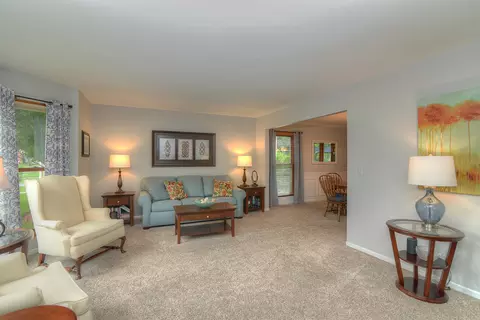 1344 Saddlebrook Rd, Bartlett, IL 60103 photo 3