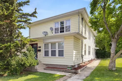 415 Fremont St, Lemont, IL 60439