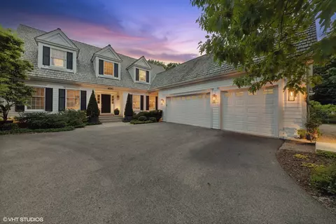 400 Saint Andrews Ln, Gurnee, IL 60031