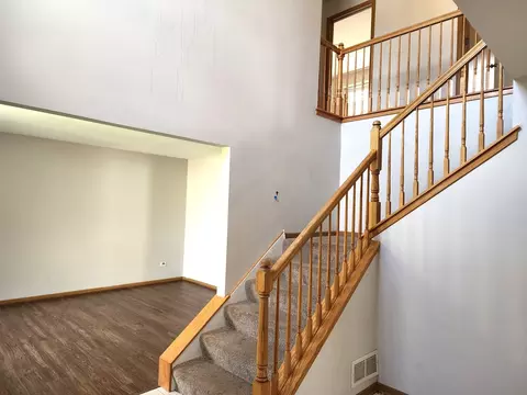 Living - 609 Flanagan Dr, Minooka, IL 60447 photo 2 of 5