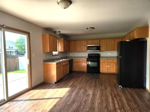 Kitchen - 609 Flanagan Dr, Minooka, IL 60447 photo 1 of 3