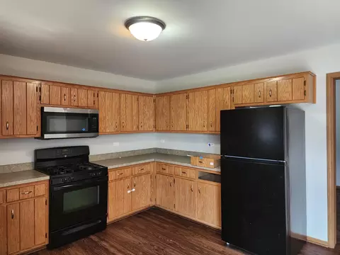 Kitchen - 609 Flanagan Dr, Minooka, IL 60447 photo 3 of 3