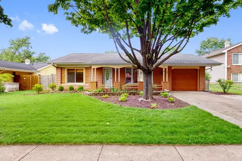 137 S Schmidt Rd, Bolingbrook, IL 60440