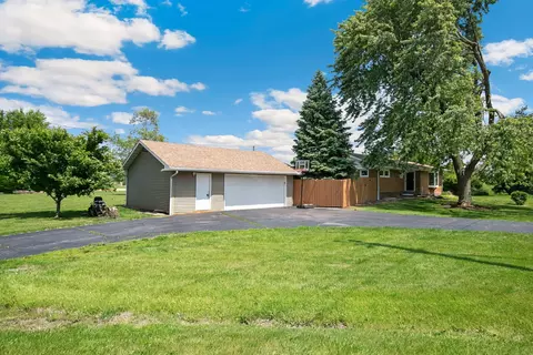 41 W822 Burlington Rd, Saint Charles, IL 60175