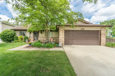 215 Chase Ct, Bolingbrook, IL 60440