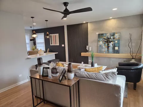 Living - 7447 Beloit Ave, Bridgeview, IL 60455 photo 2 of 5