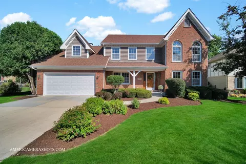 1801 Schillerstrom Ct, Wheaton, IL 60189