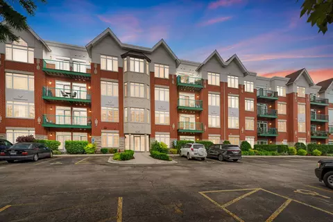 620 Mchenry Rd #102, Wheeling, IL 60090