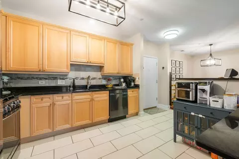 Kitchen - 620 Mchenry Rd #102, Wheeling, IL 60090 photo 3 of 3