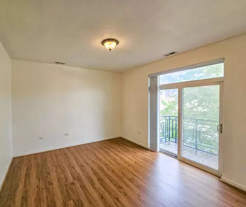 Living - 1425 S Halsted St #2B, Chicago, IL 60607 photo 5 of 5