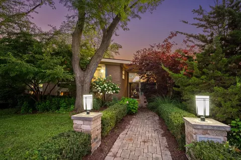6920 N Kostner Ave, Lincolnwood, IL 60712