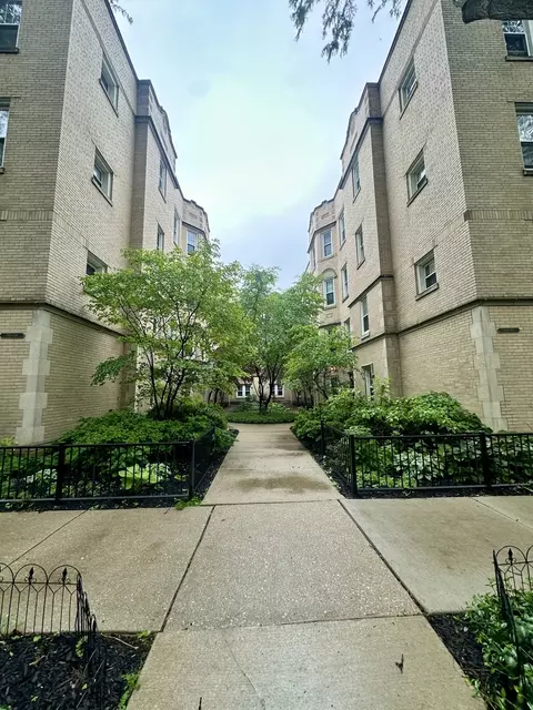 1453 W Elmdale Ave #1, Chicago, IL 60660