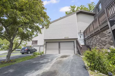 3 S261 Briarwood Dr, Warrenville, IL 60555