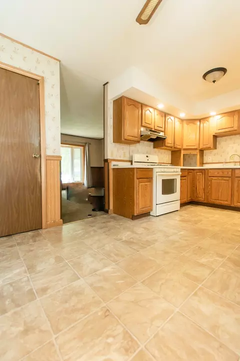 Kitchen - 1602 N Jefferson Ave, Dixon, IL 61021 photo 4 of 4