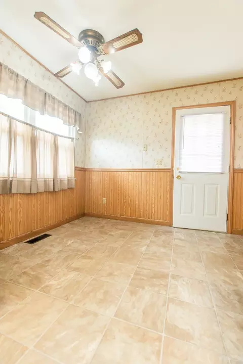 Kitchen - 1602 N Jefferson Ave, Dixon, IL 61021 photo 1 of 4