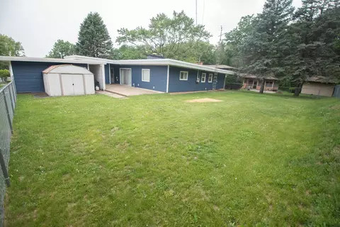 Exterior - 1104 Beech Dr, Dixon, IL 61021 photo 3 of 5