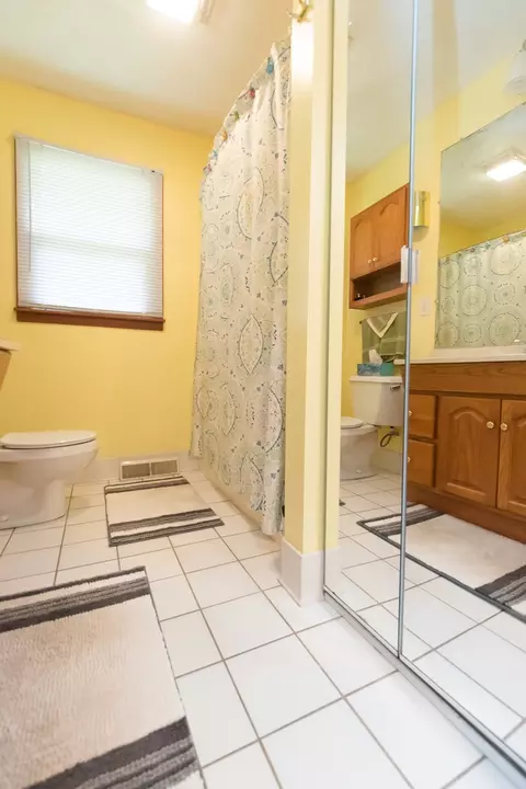 Bath - 1104 Beech Dr, Dixon, IL 61021 photo 1 of 3