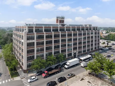 3963 W Belmont Ave #137, Chicago, IL 60618