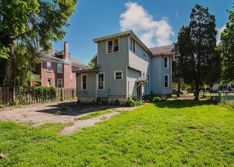 305 Richards St, Joliet, IL 60433 photo 5