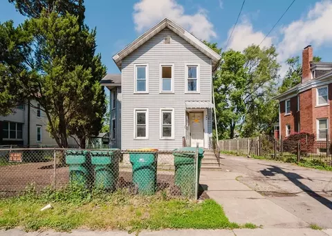 305 Richards St, Joliet, IL 60433 photo 2
