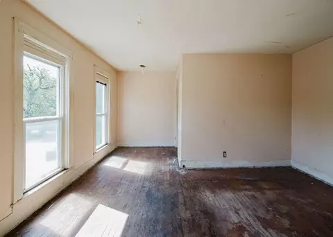 305 Richards St, Joliet, IL 60433 photo 14