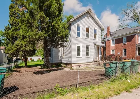 305 Richards St, Joliet, IL 60433 photo 3