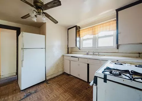 305 Richards St, Joliet, IL 60433 photo 11