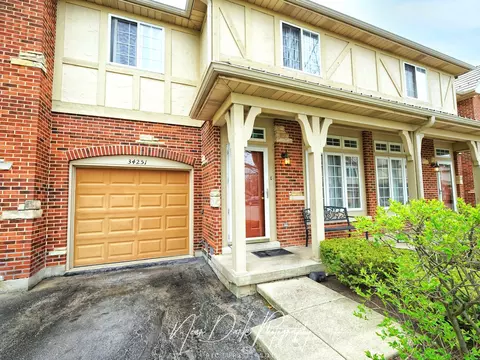 34251 N Homestead Rd, Gurnee, IL 60031