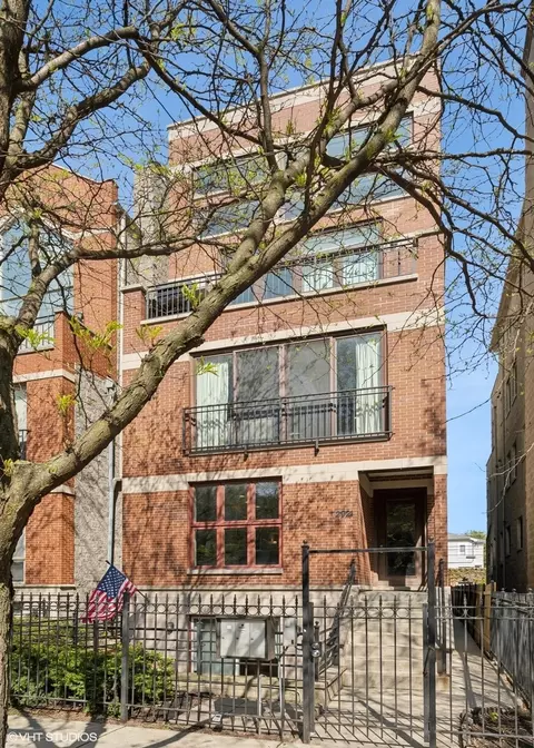 2921 N Damen Ave #1, Chicago, IL 60618