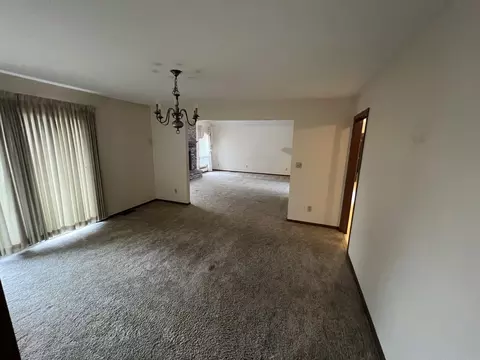 310 Massasoit St, Minooka, IL 60447 photo 5