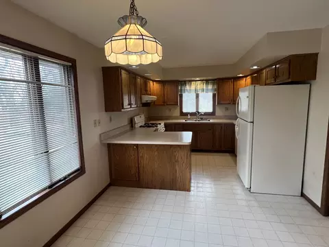 310 Massasoit St, Minooka, IL 60447 photo 2